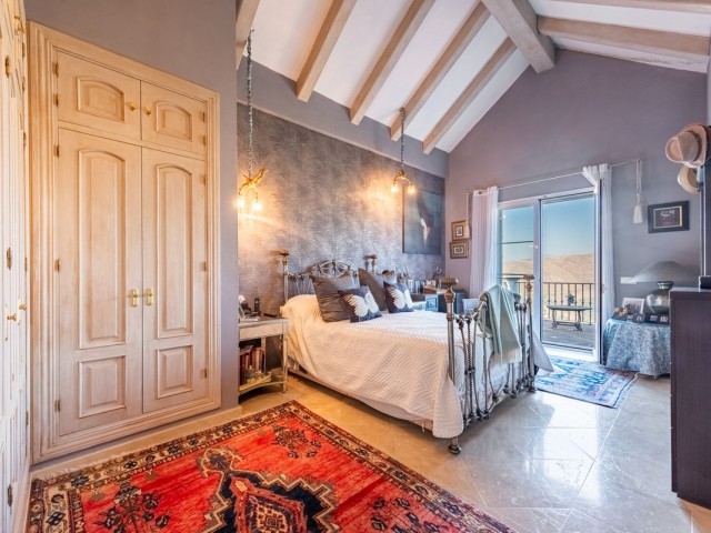 4 Makuuhuoneen Huvila Istán