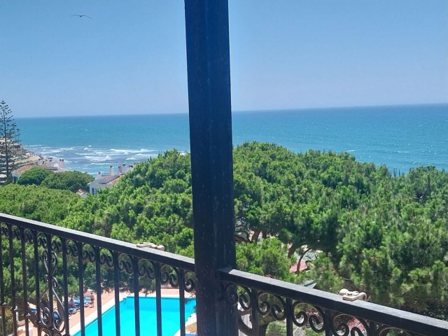 2 Bedrooms Apartment in Calahonda