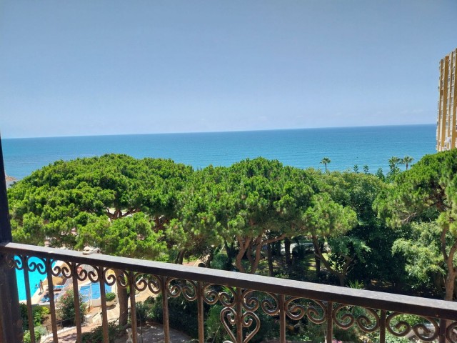 2 Bedrooms Apartment in Calahonda