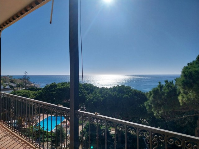 2 Bedrooms Apartment in Calahonda