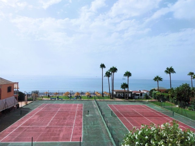 2 Bedrooms Apartment in Calahonda