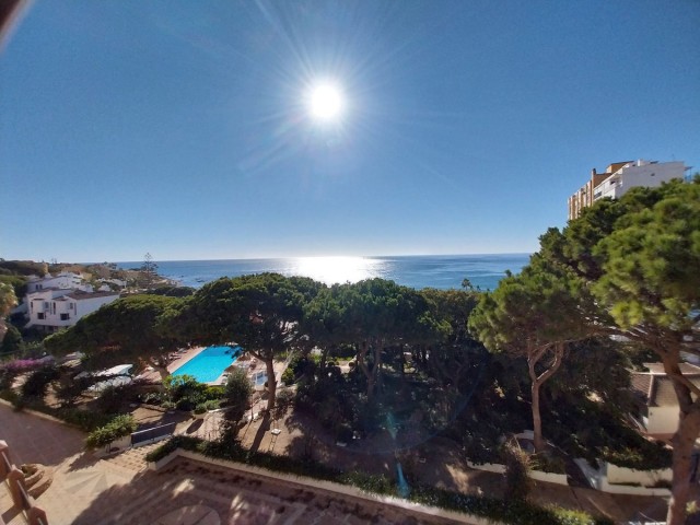 2 Bedrooms Apartment in Calahonda