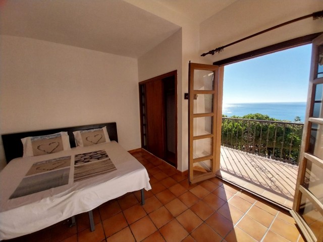 2 Bedrooms Apartment in Calahonda