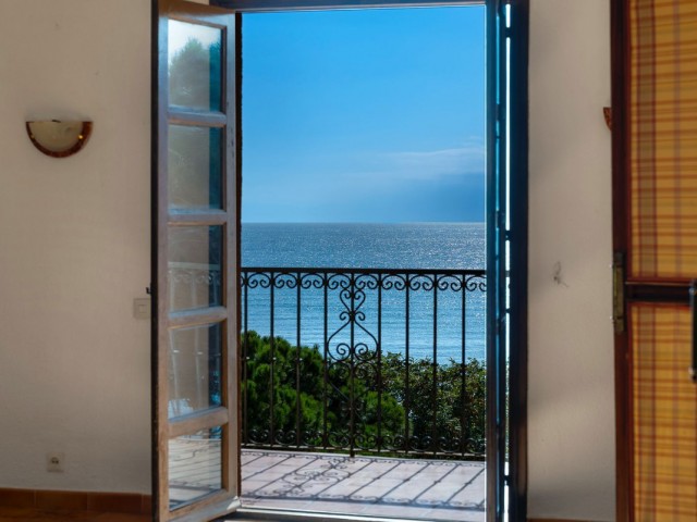 2 Bedrooms Apartment in Calahonda