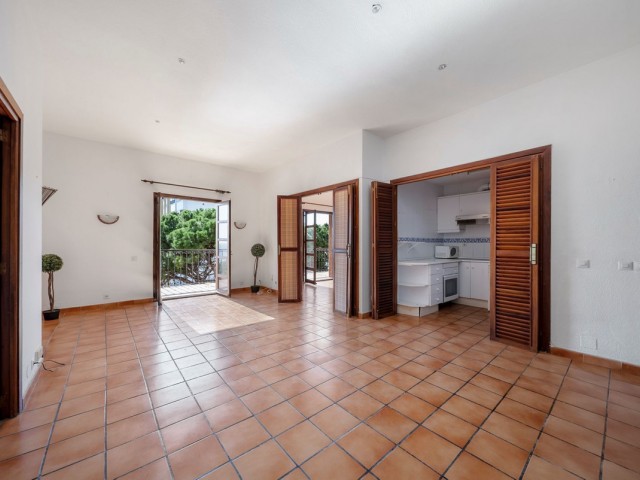 Apartamento con 2 Dormitorios  en Calahonda