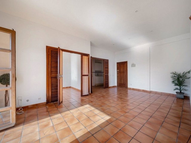 Apartamento con 2 Dormitorios  en Calahonda