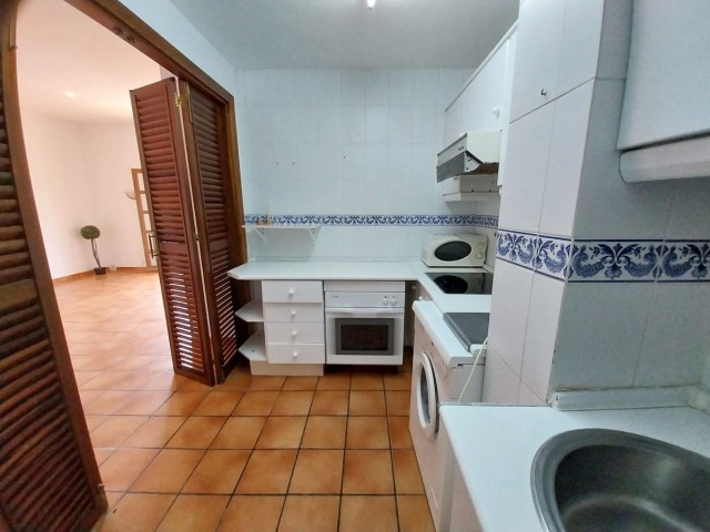Apartamento con 2 Dormitorios  en Calahonda