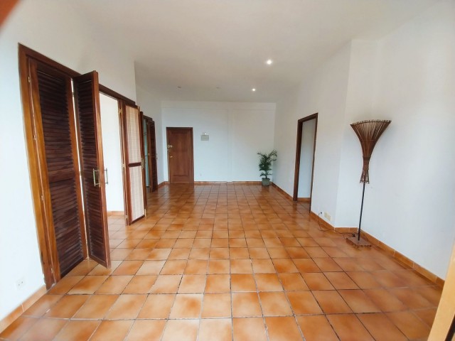 Apartamento con 2 Dormitorios  en Calahonda