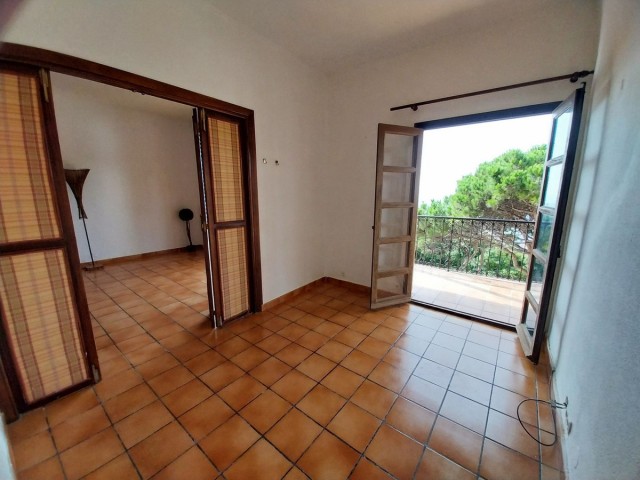 Apartamento con 2 Dormitorios  en Calahonda