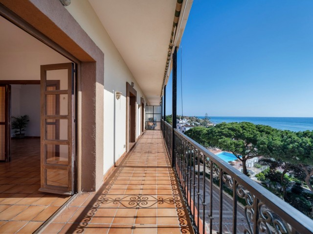 2 Bedrooms Apartment in Calahonda