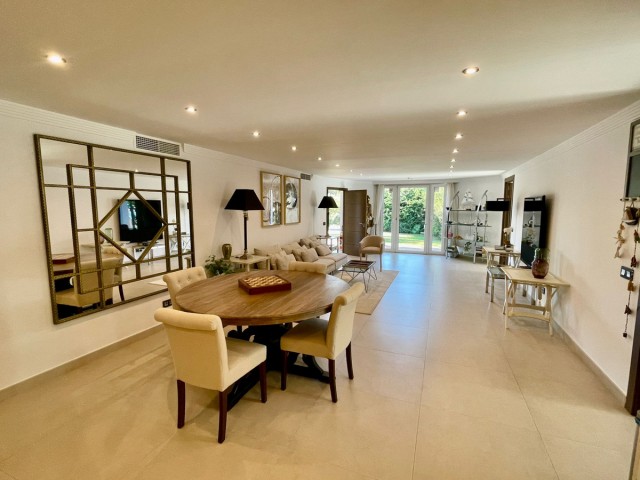 8 Bedrooms Villa in San Pedro de Alcántara