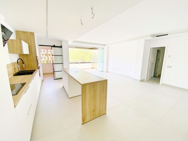 3 Bedrooms Apartment in Elviria