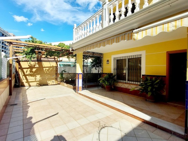 7 Bedrooms Townhouse in Los Boliches
