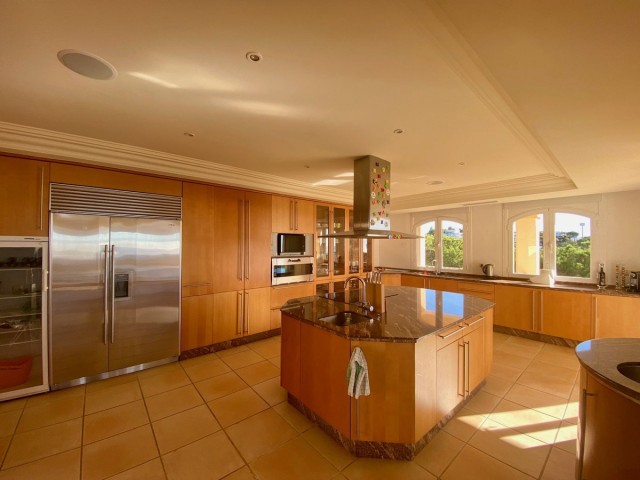 Villa avec 7 Chambres  à Elviria