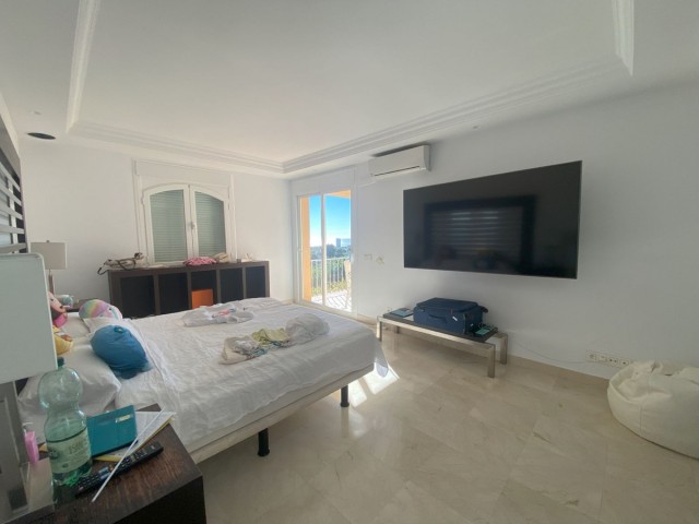 Villa avec 7 Chambres  à Elviria