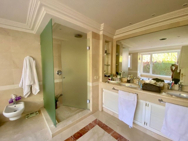 Villa avec 7 Chambres  à Elviria