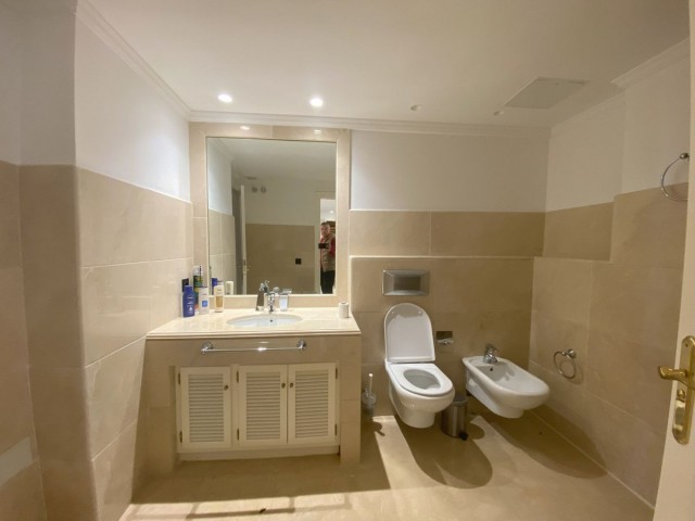 Villa avec 7 Chambres  à Elviria