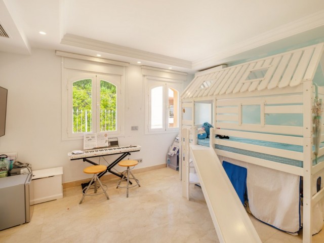 7 Schlafzimmer Villa in Elviria