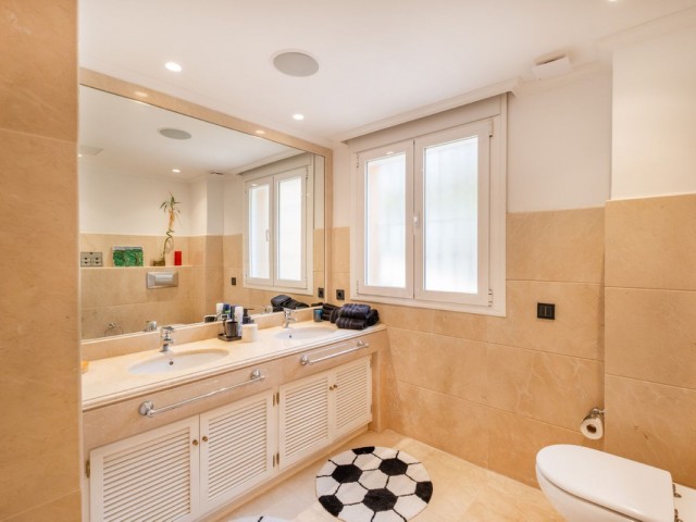 7 Schlafzimmer Villa in Elviria