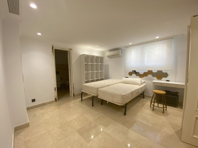 7 Schlafzimmer Villa in Elviria