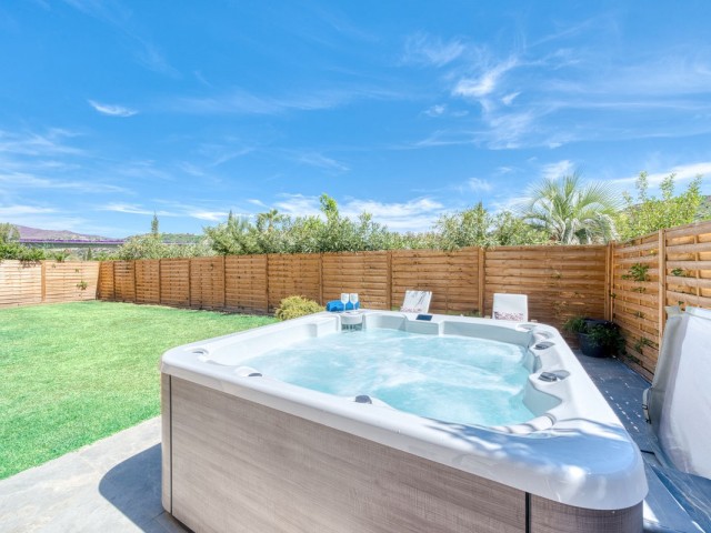 3 Bedrooms Villa in Benahavís