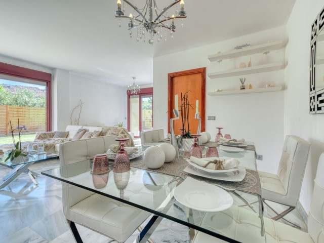 3 Bedrooms Villa in Benahavís