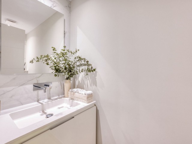 Penthouse avec 4 Chambres  à San Pedro de Alcántara