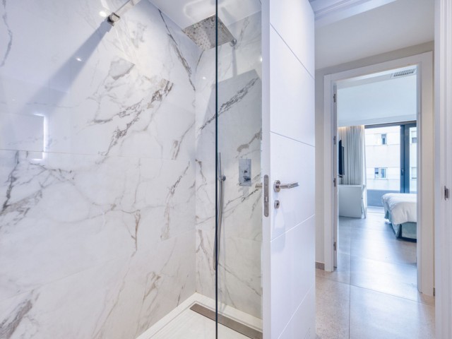 Penthouse avec 4 Chambres  à San Pedro de Alcántara