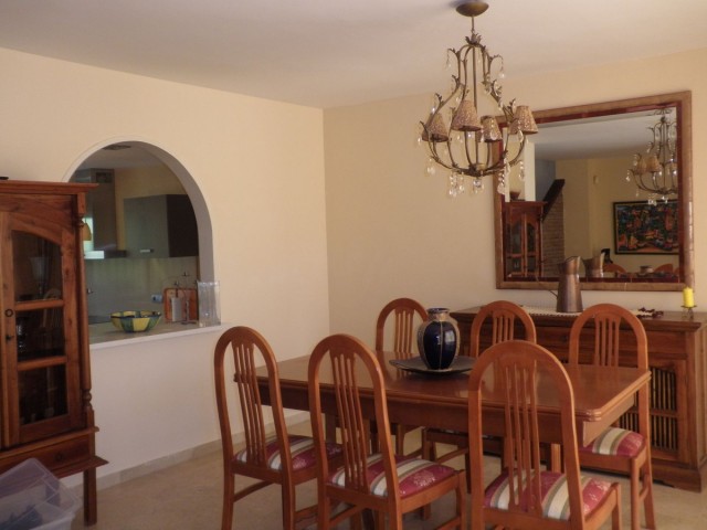 5 Slaapkamer Rijtjeshuis in Estepona