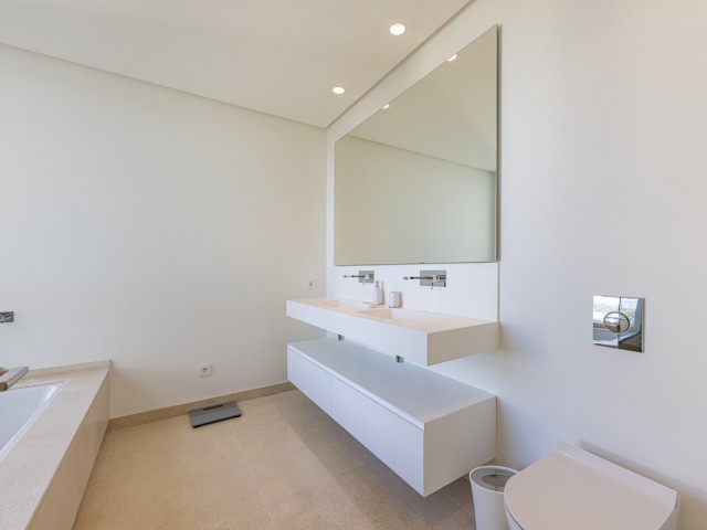 3 Bedrooms Apartment in Benahavís