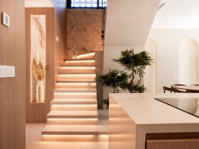 Maison mitoyenne avec 4 Chambres  à Puerto Banús