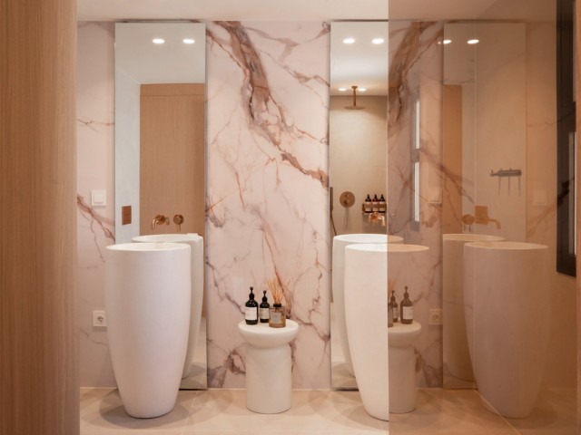 Maison mitoyenne avec 4 Chambres  à Puerto Banús