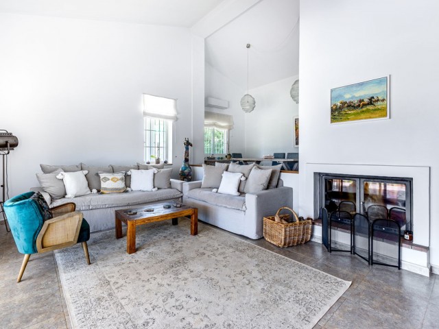 3 Bedrooms Villa in Mijas