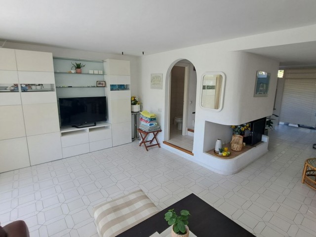 Maison mitoyenne avec 3 Chambres  à Miraflores