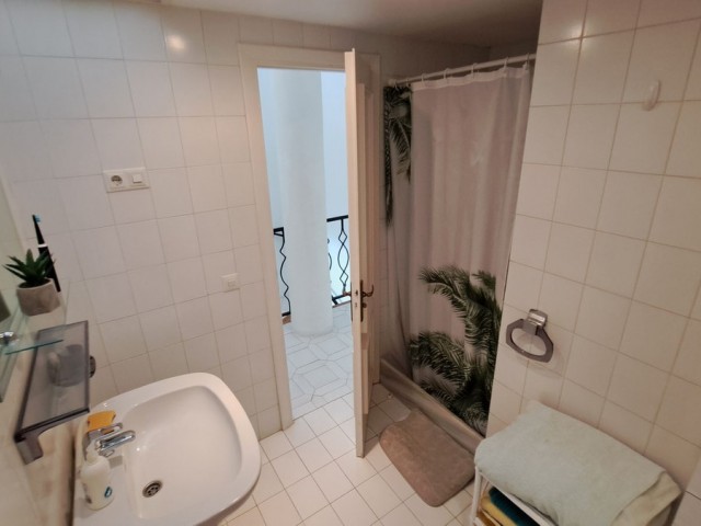 Maison mitoyenne avec 3 Chambres  à Miraflores