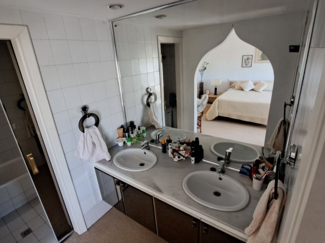 Maison mitoyenne avec 3 Chambres  à Miraflores