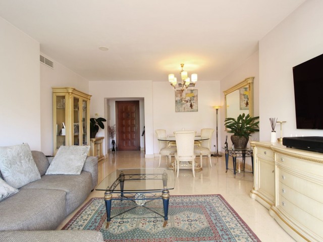3 Bedrooms Apartment in Benahavís