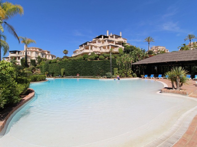 3 Bedrooms Apartment in Benahavís