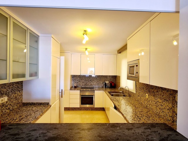 2 Bedrooms Apartment in Benahavís