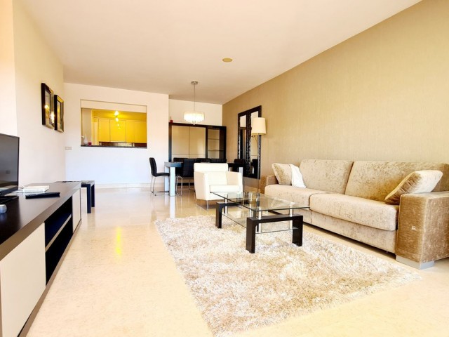2 Bedrooms Apartment in Benahavís