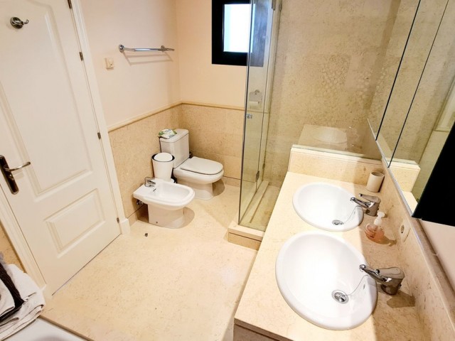 2 Bedrooms Apartment in Benahavís
