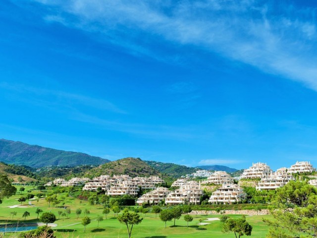 2 Bedrooms Apartment in Benahavís