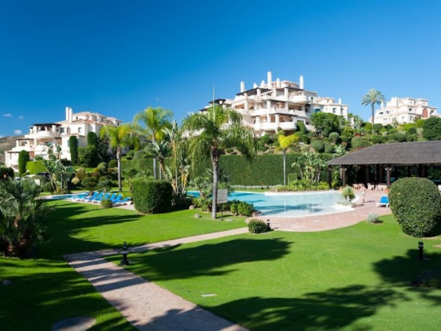 2 Bedrooms Apartment in Benahavís