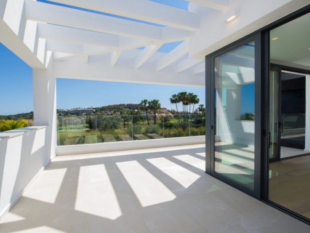 5 Bedrooms Villa in Nueva Andalucía
