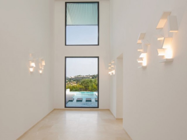 5 Bedrooms Villa in Nueva Andalucía