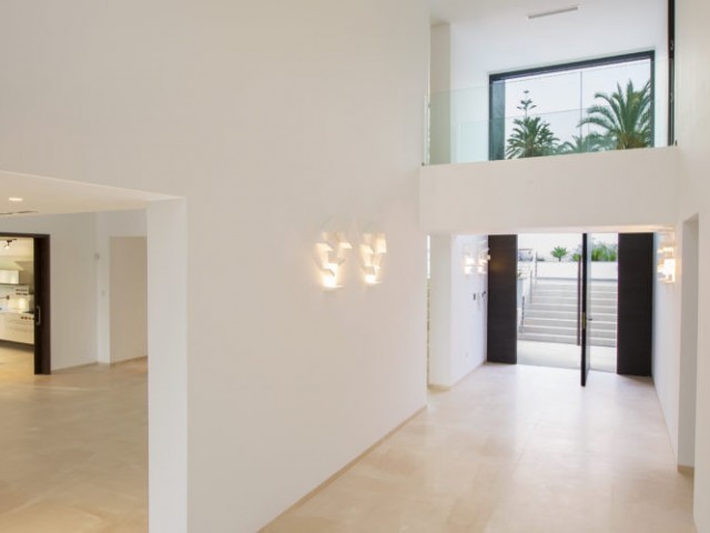 5 Bedrooms Villa in Nueva Andalucía