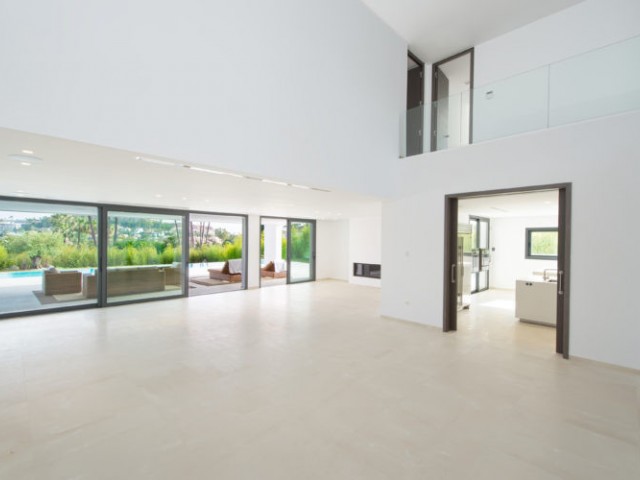 5 Bedrooms Villa in Nueva Andalucía