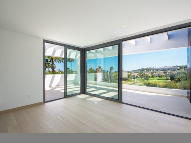 5 Bedrooms Villa in Nueva Andalucía