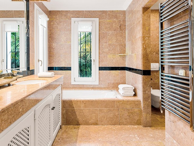6 Soveroms Villa i Nueva Andalucía
