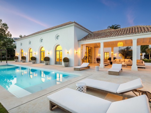 6 Bedrooms Villa in Nueva Andalucía